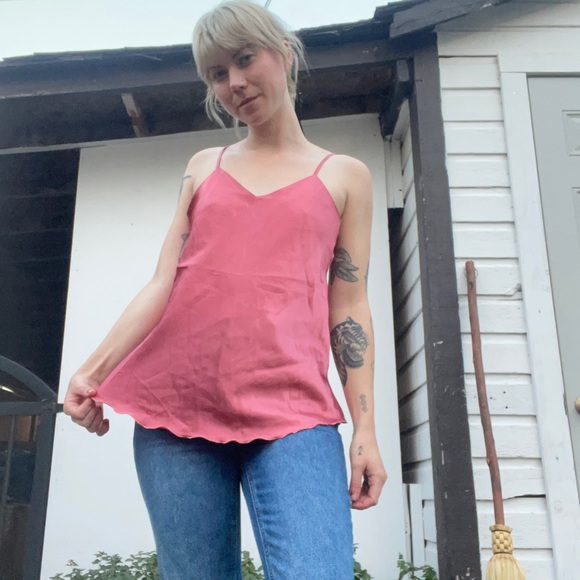 Satin pink camisole with lettuce edge - Picture 2 of 3
